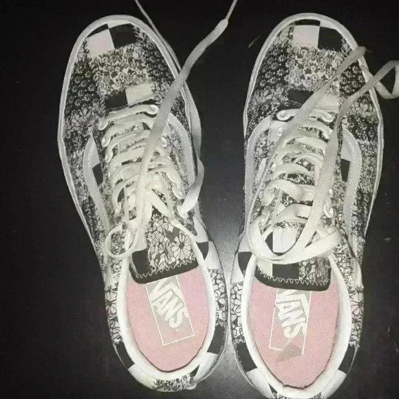 Vans style 36 checkers and flowers mens size 10 - Picture 3 of 3